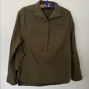 Wiggy Kit cotton popover shirt,olive green, cotton, 2pockets, curve hem, size XS
